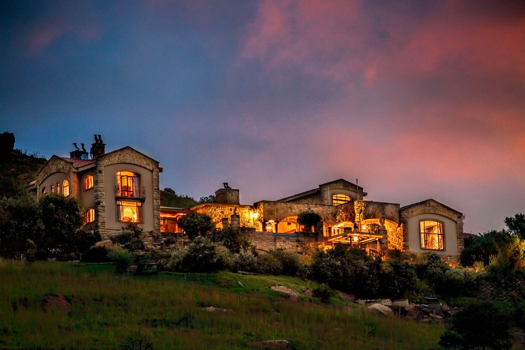 Wild Horses Lodge - Drakensberg Lodge Accommodation