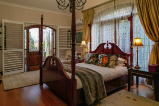 The Sunset Room - Wild Horses Guest Lodge